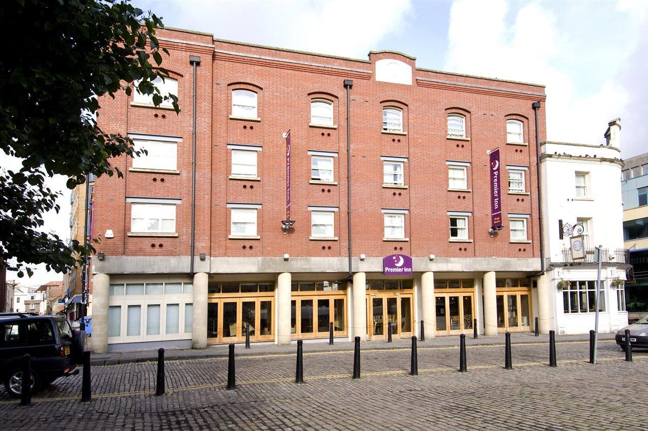 Premier Inn Bristol City Centre King Street Exterior foto