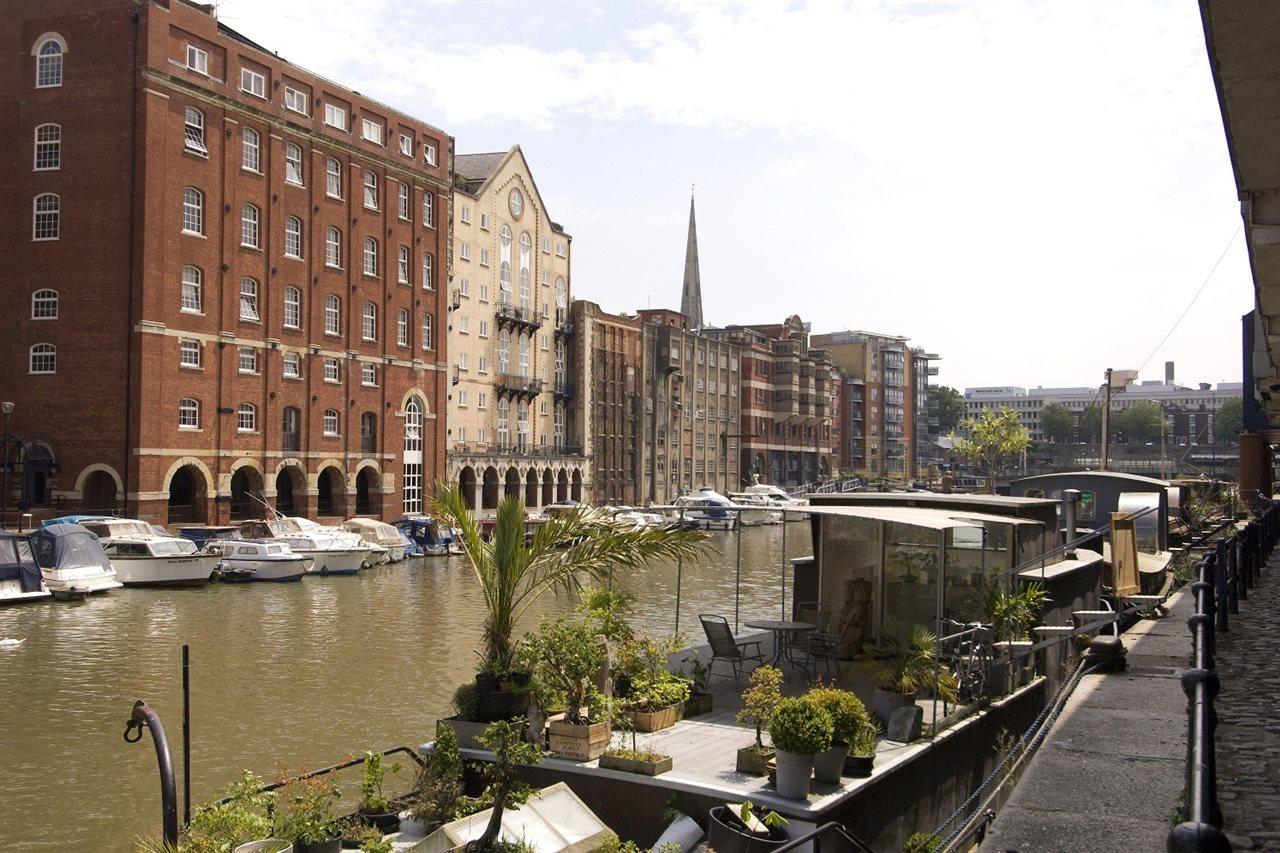 Premier Inn Bristol City Centre King Street Exterior foto