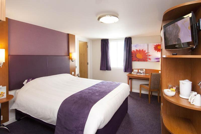 Premier Inn Bristol City Centre King Street Exterior foto